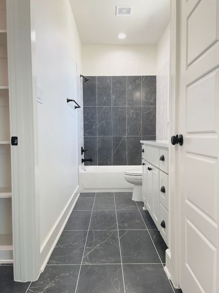 Representative furnished interior of a home built from the Carmel by Steve Klein Custom Builder in Escalera Ranch 1833, Victoria (Image 10).