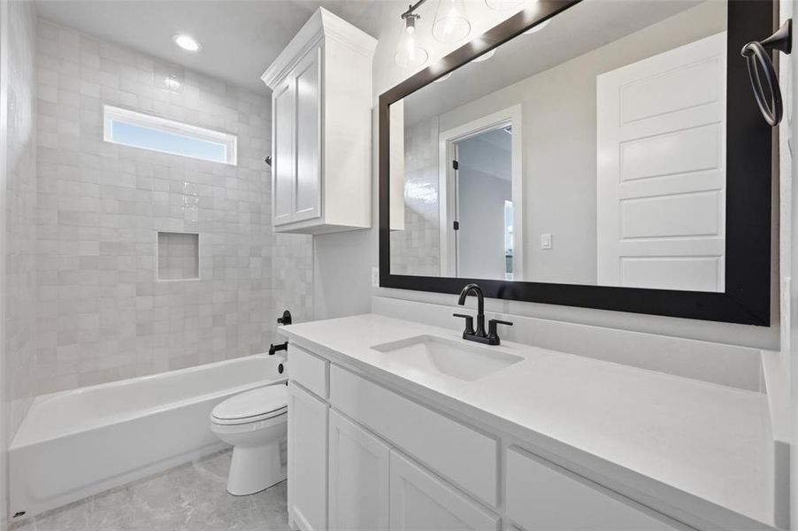 Furnished interior view inside a new home in Aledo Heights - Aledo ISD, Annetta South (Image 19).