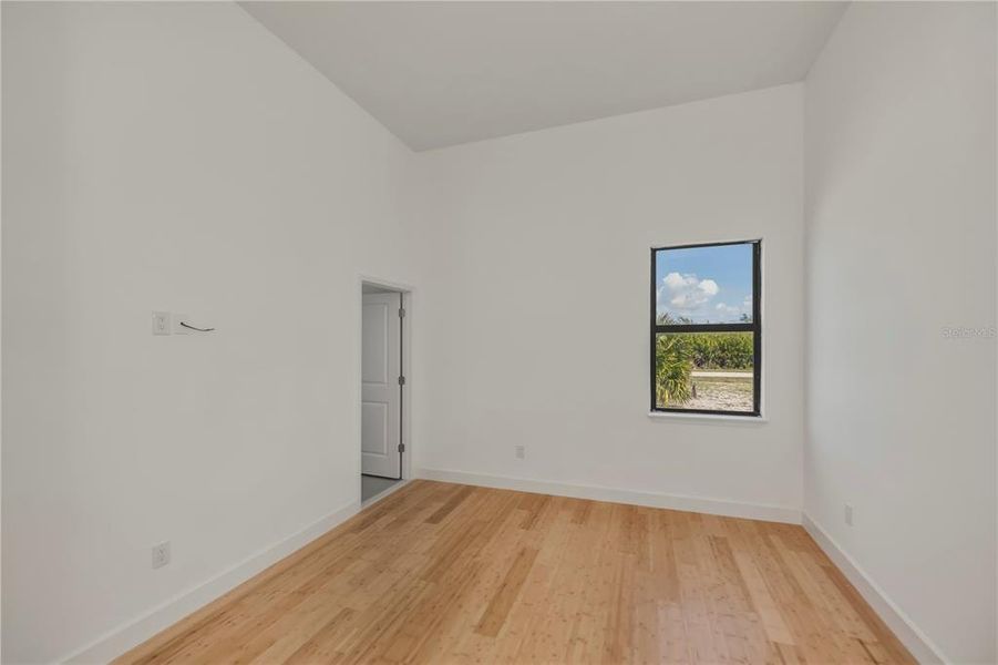 Spacious, unfurnished interior of a new home in , Port Charlotte (Image 25).
