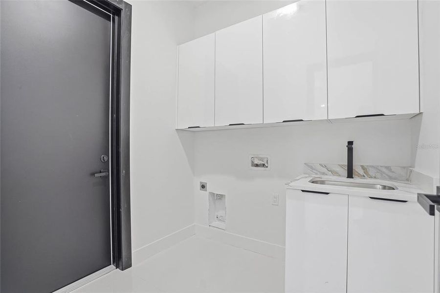 Furnished interior view inside a new home in , Tampa (Image 35).