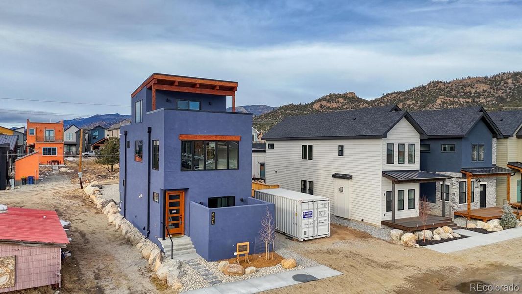 Exterior details and patio area of a home in , Buena Vista (Image 19).