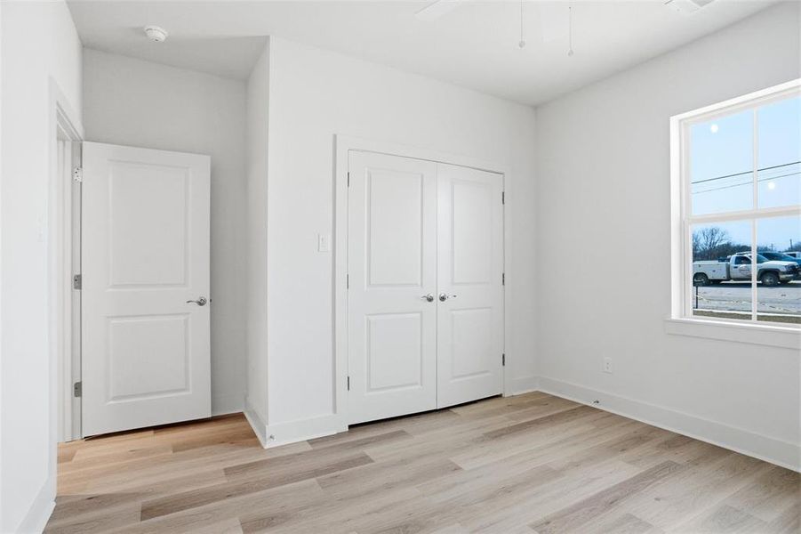 Spacious, unfurnished interior of a new home in , Sanger (Image 12).