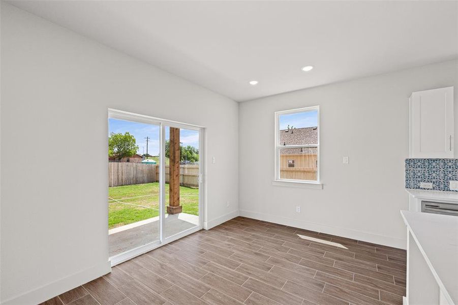 Spacious, unfurnished interior of a new home in , Granbury (Image 28).