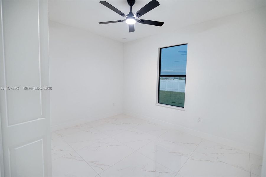 Spacious, unfurnished interior of a new home in , Cape Coral (Image 15).