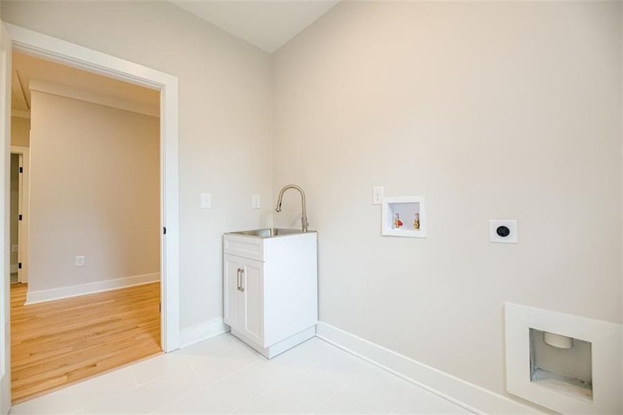 Spacious, unfurnished interior of a new home in , Atlanta (Image 29). Spacious, unfurnished interior of a new home in , Atlanta (Image 29).