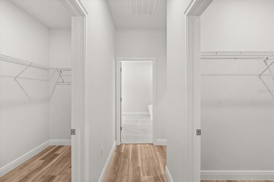 Spacious, unfurnished interior of a new home in , Ocala (Image 28).