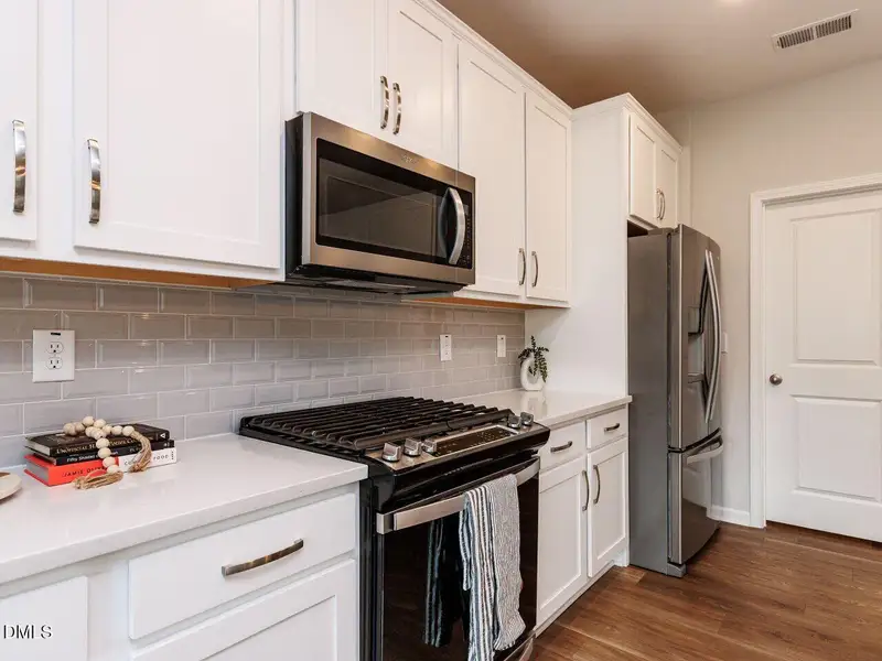 013-1280x960-kitchen