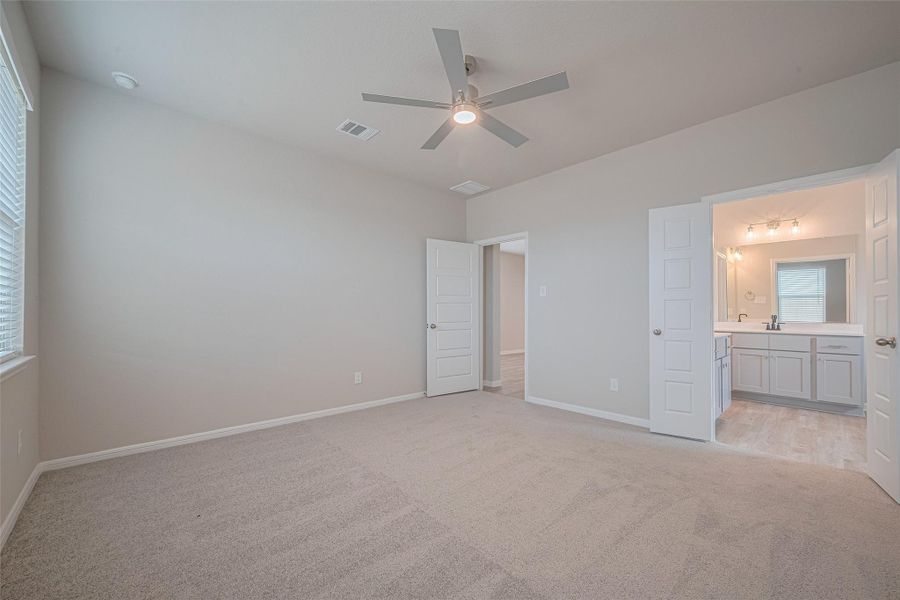 Spacious, unfurnished interior of a new home in , Brookshire (Image 42).