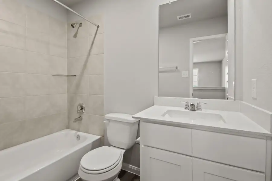 Image 4 of a home in Ridgeland Hills. Image 4 of a home in Ridgeland Hills.