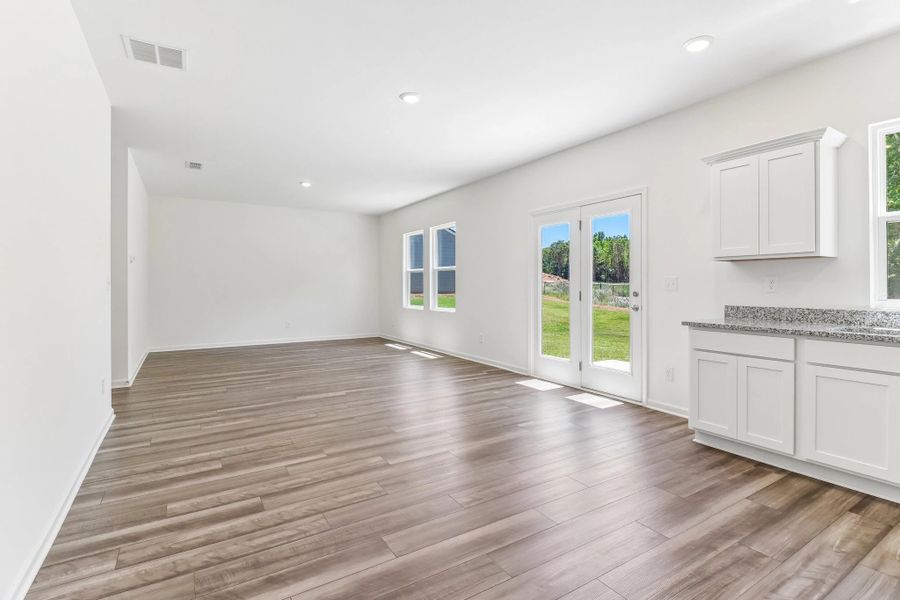 Representative unfurnished interior of a home built from the Copernicus by Starlight Homes in Vida Mar, League City (Image 15). Representative unfurnished interior of a home built from the Copernicus by Starlight Homes in Vida Mar, League City (Image 15).