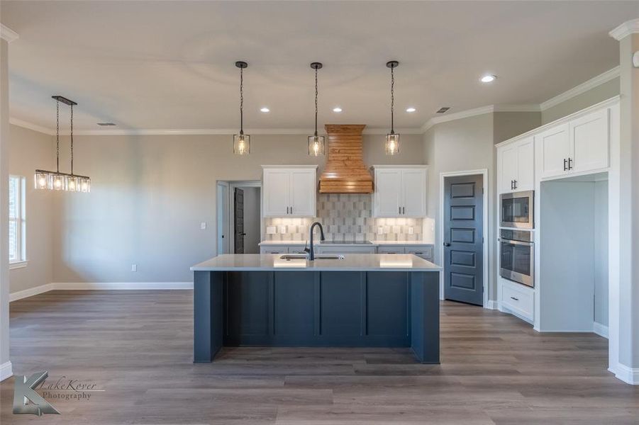 Furnished interior view inside a new home in , Abilene (Image 17).