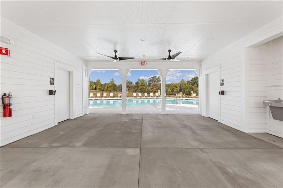 Spacious, unfurnished interior of a new home in Sherwood Square, Flowery Branch (Image 13).