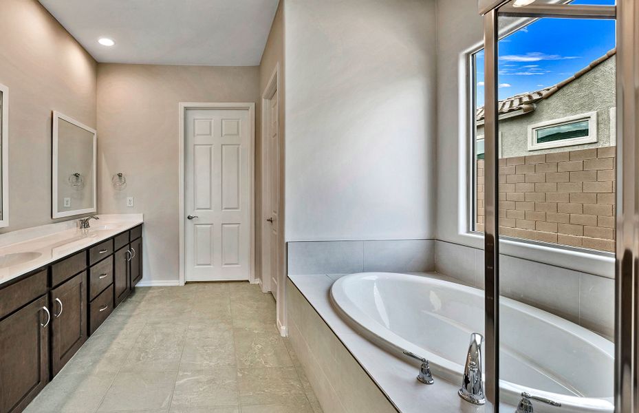 Furnished interior view inside a new home in Vistoso Canyon Estates, Oro Valley (Image 8).