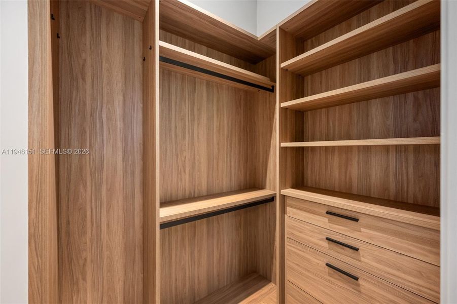 Close-up of interior finishes inside a home in , Pinecrest (Image 24).