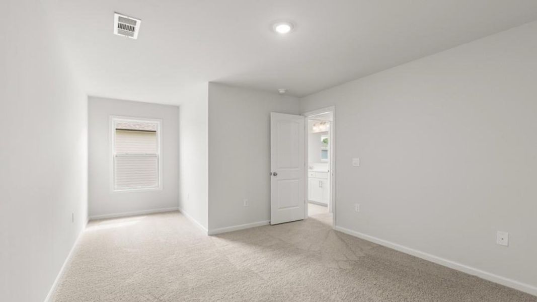 Spacious, unfurnished interior of a new home in Haven Abbey, Cumming (Image 29).