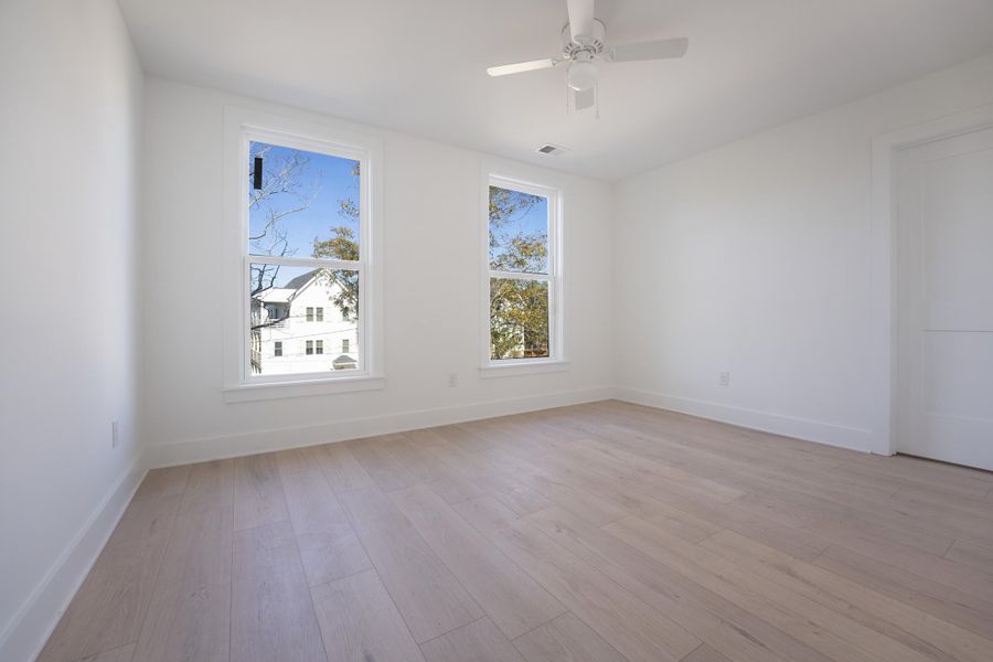 Spacious, unfurnished interior of a new home in , North Charleston (Image 20).