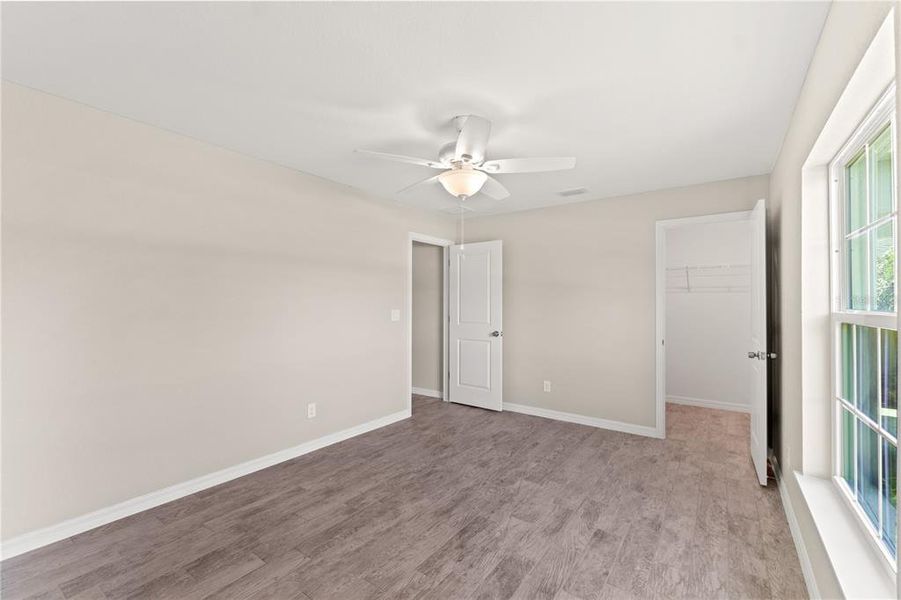 Spacious, unfurnished interior of a new home in , Port Charlotte (Image 17).