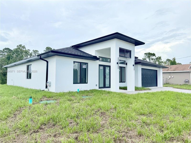 Exterior details and patio area of a home in , Lehigh Acres (Image 28).