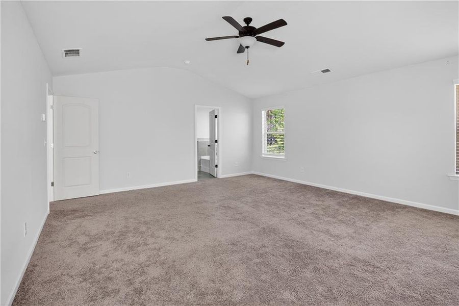 Spacious, unfurnished interior of a new home in , Atlanta (Image 45).