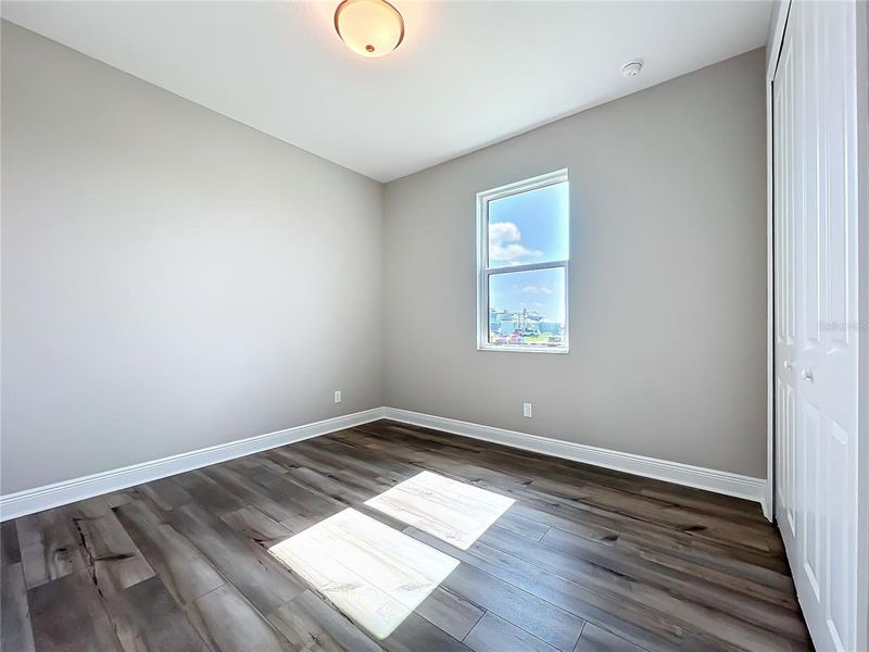 Spacious, unfurnished interior of a new home in Watercolor Place, Bradenton (Image 49).