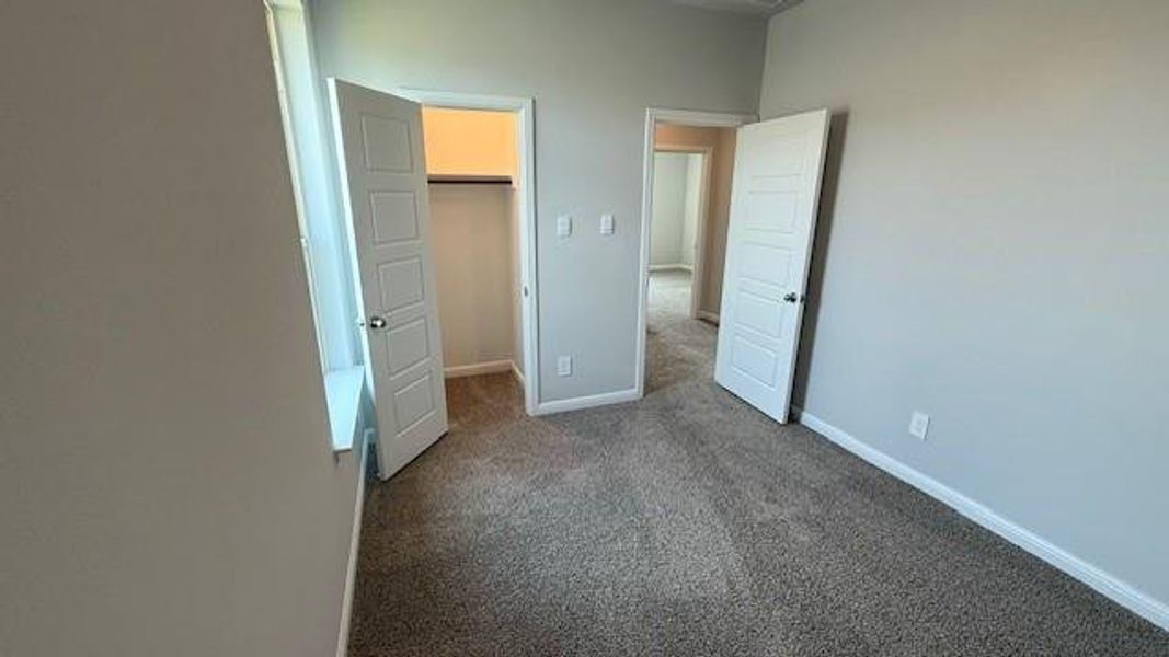 Spacious, unfurnished interior of a new home in Saratoga, Granbury (Image 14). Spacious, unfurnished interior of a new home in Saratoga, Granbury (Image 14).