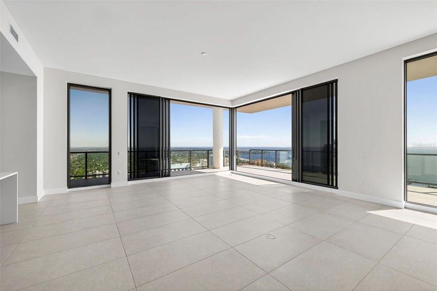 Spacious, unfurnished interior of a new home in , St. Petersburg (Image 25). Spacious, unfurnished interior of a new home in , St. Petersburg (Image 25).