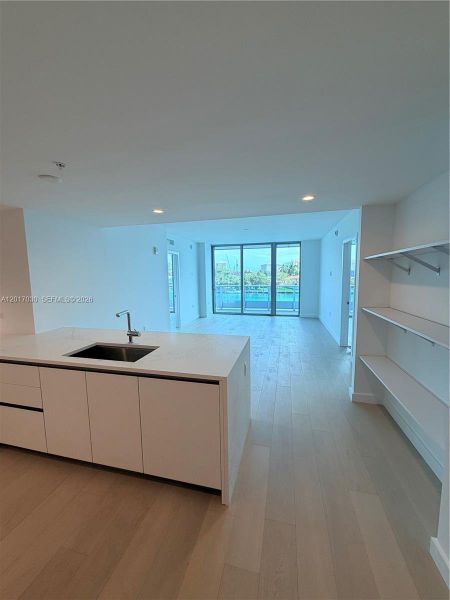 Spacious, unfurnished interior of a new home in , Bay Harbor Islands (Image 10).