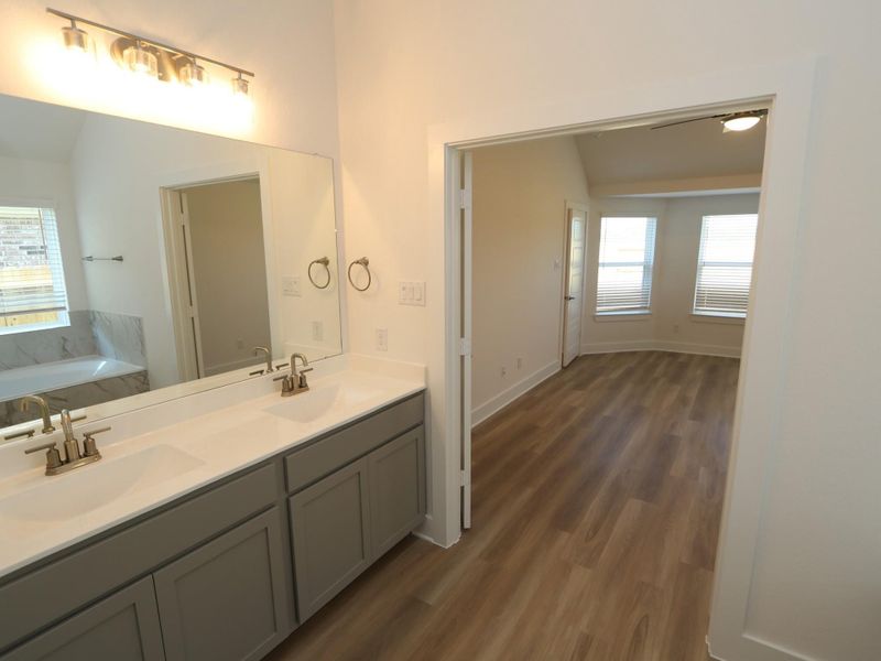 Furnished interior view inside a new home in Lago Mar, Santa Fe (Image 7). Furnished interior view inside a new home in Lago Mar, Santa Fe (Image 7).