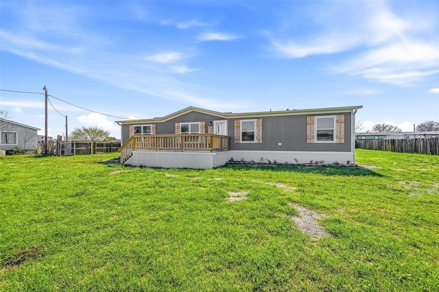 Exterior details and patio area of a home in , Burleson (Image 24).