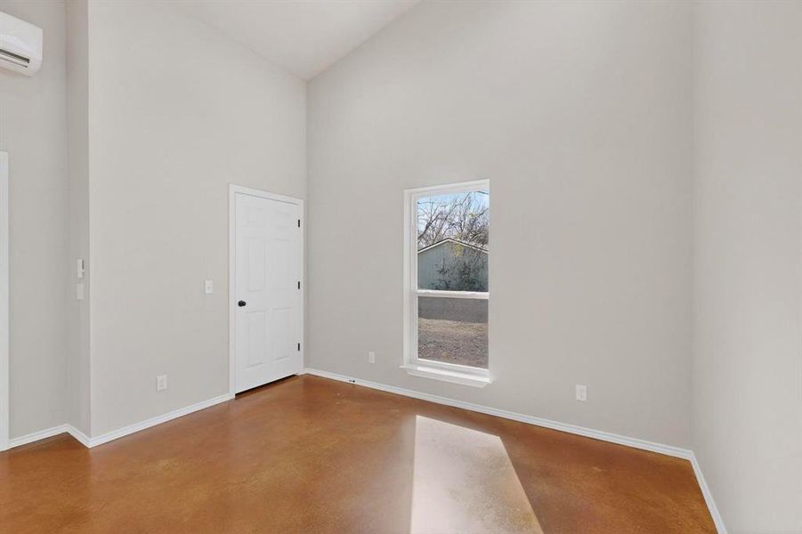 Spacious, unfurnished interior of a new home in , Paris (Image 29).
