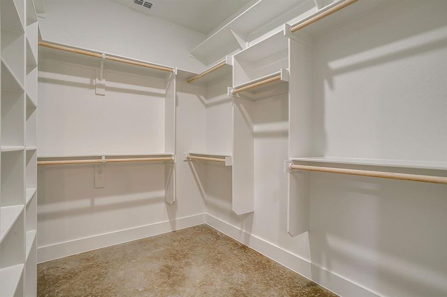 Spacious, unfurnished interior of a new home in , Granbury (Image 23). Spacious, unfurnished interior of a new home in , Granbury (Image 23).