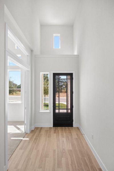 Spacious, unfurnished interior of a new home in Parmer Ranch, Georgetown (Image 31).