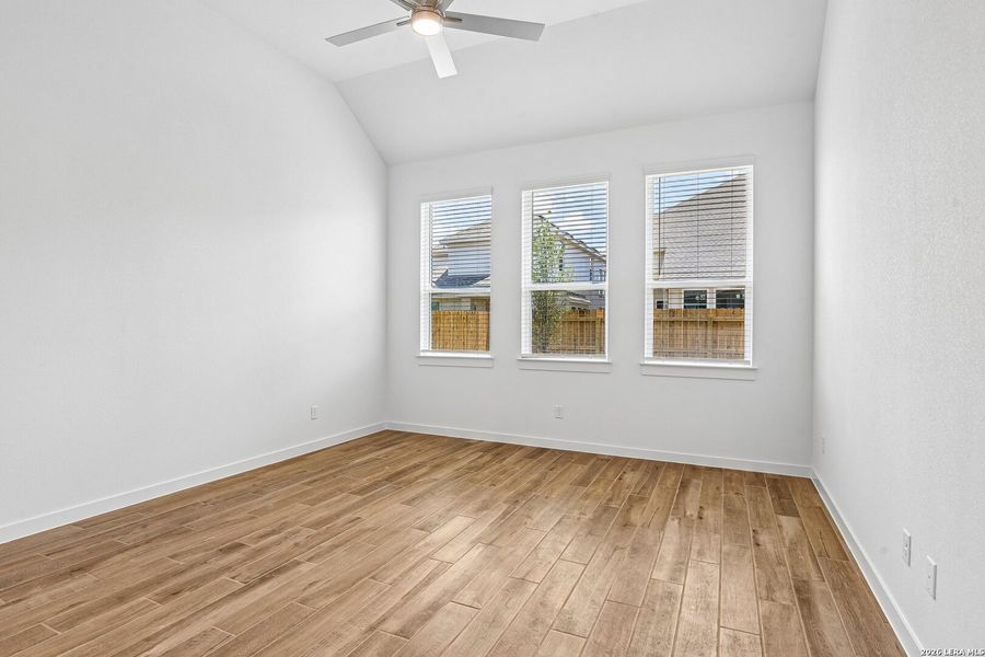 Spacious, unfurnished interior of a new home in Legacy at Lake Dunlap, New Braunfels (Image 27).