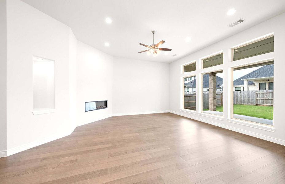 Representative unfurnished interior of a home built from the 3326AU by Ravenna Homes in Audubon 60′, Magnolia (Image 24).