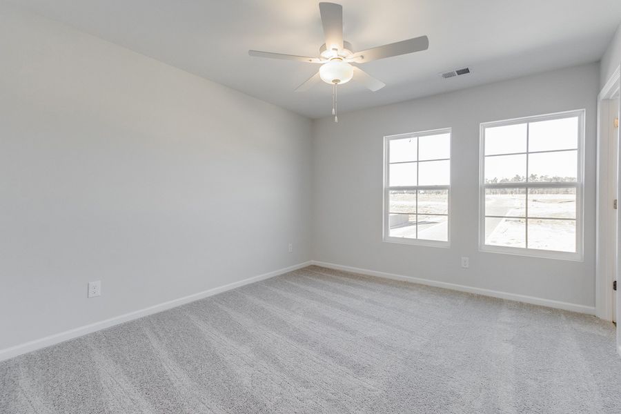 Spacious, unfurnished interior of a new home in Astoria, Columbia (Image 21).