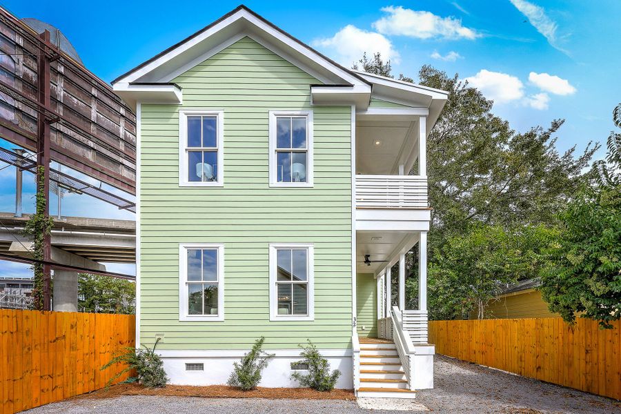 Exterior details and patio area of a home in , Charleston (Image 1).