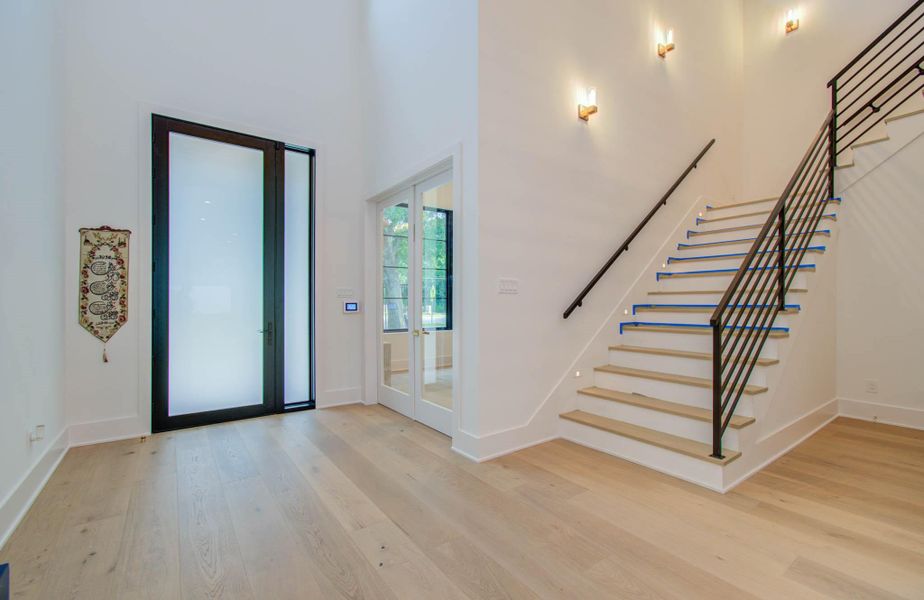 Spacious, unfurnished interior of a new home in , Houston (Image 20).