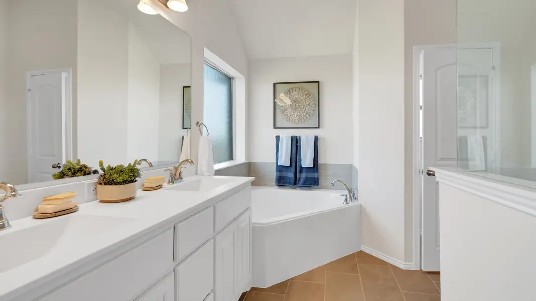 Representative furnished interior of a home built from the Concept 1991 by Risewell Homes in Silo Mills, Joshua (Image 17).