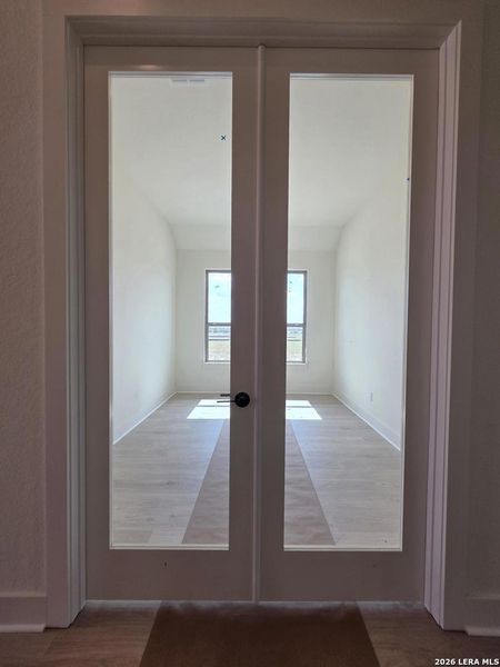 Spacious, unfurnished interior of a new home in Haby Hill 50s, San Antonio (Image 7).