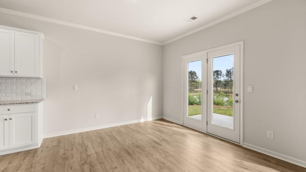 Spacious, unfurnished interior of a new home in Thompson Ridge, Dallas (Image 16).