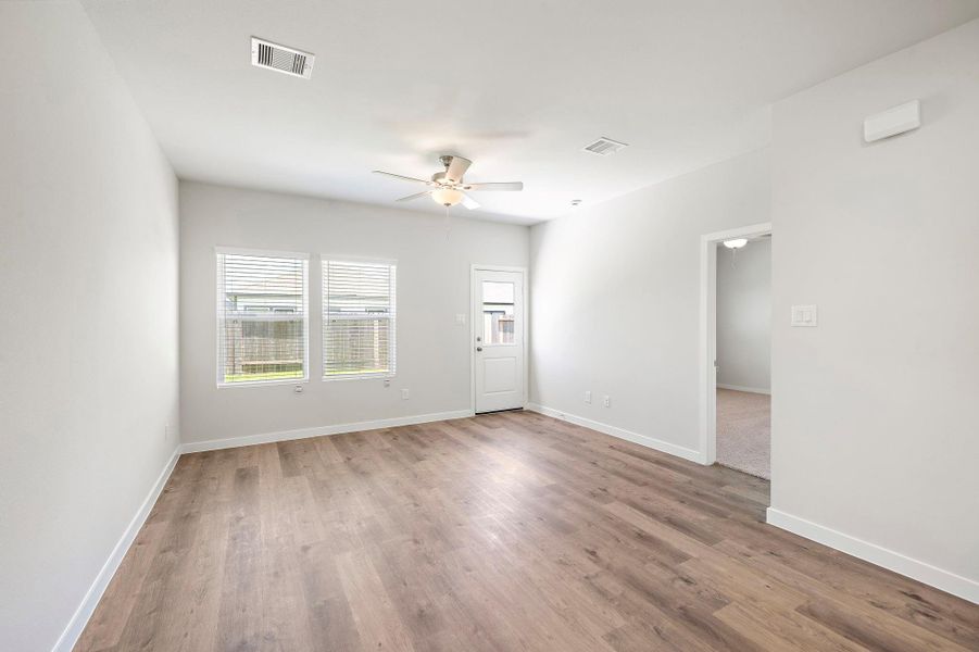 Spacious, unfurnished interior of a new home in Maple Heights, Porter (Image 16).