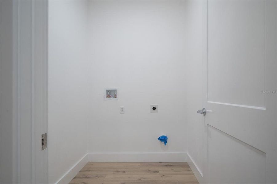 Spacious, unfurnished interior of a new home in , Archer (Image 17).