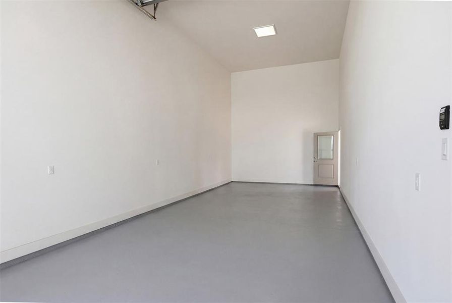 Spacious, unfurnished interior of a new home in , Graford (Image 24).
