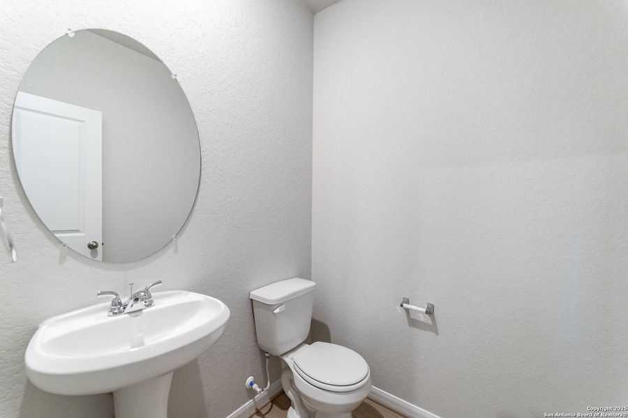 Furnished interior view inside a new home in Hennersby Hollow, San Antonio (Image 7). Furnished interior view inside a new home in Hennersby Hollow, San Antonio (Image 7).