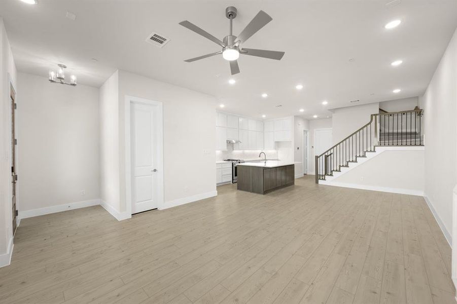 Spacious, unfurnished interior of a new home in The Abbey at Mercer Crossing, Farmers Branch (Image 19).