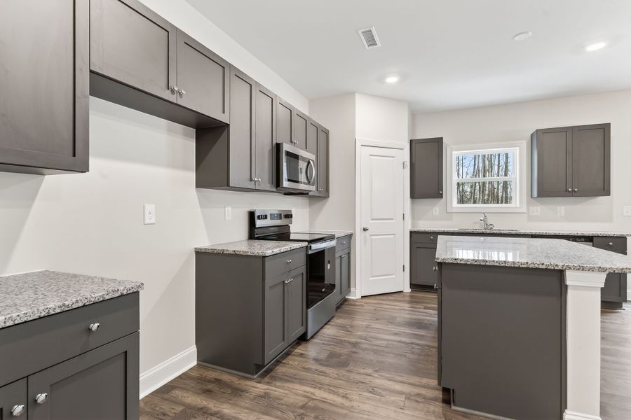 574 Barrington Row Avenue, Zebulon, NC.  - Slide 10