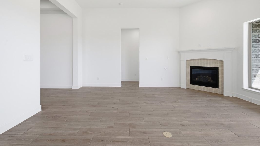 Spacious, unfurnished interior of a new home in Terraces, Rockwall (Image 15).