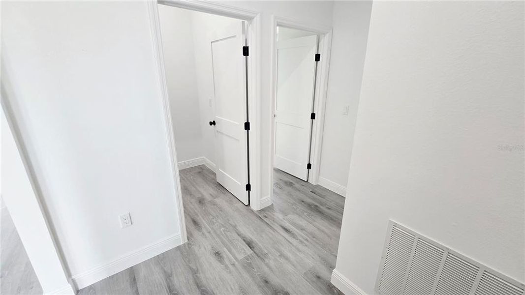 Spacious, unfurnished interior of a new home in , Ocala (Image 37).