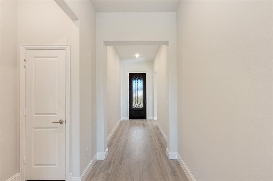 Spacious, unfurnished interior of a new home in ArrowBrooke Classic 50, Aubrey (Image 28).