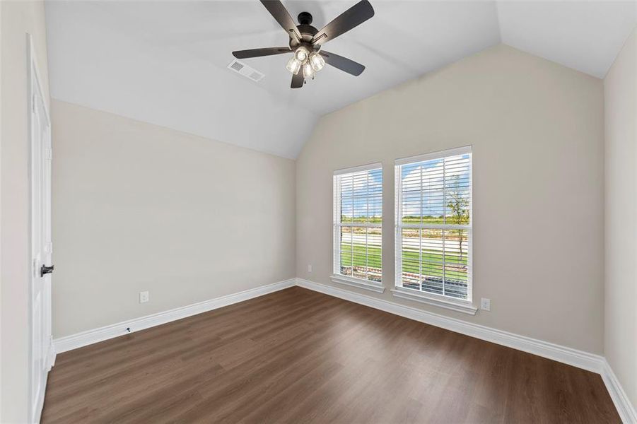 Spacious, unfurnished interior of a new home in , Greenville (Image 16).